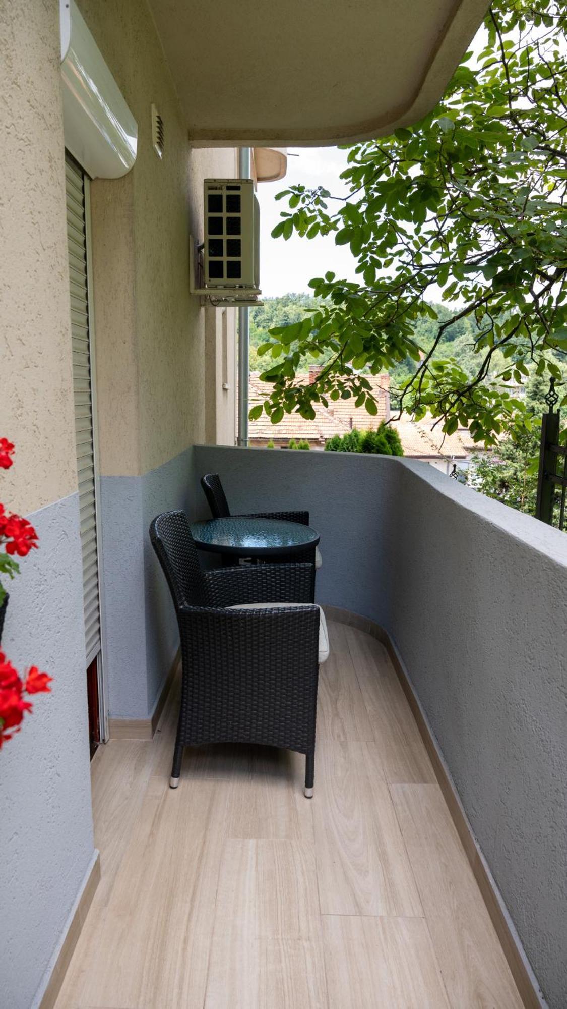 Apartments Biser Vrnjačka Banja Buitenkant foto
